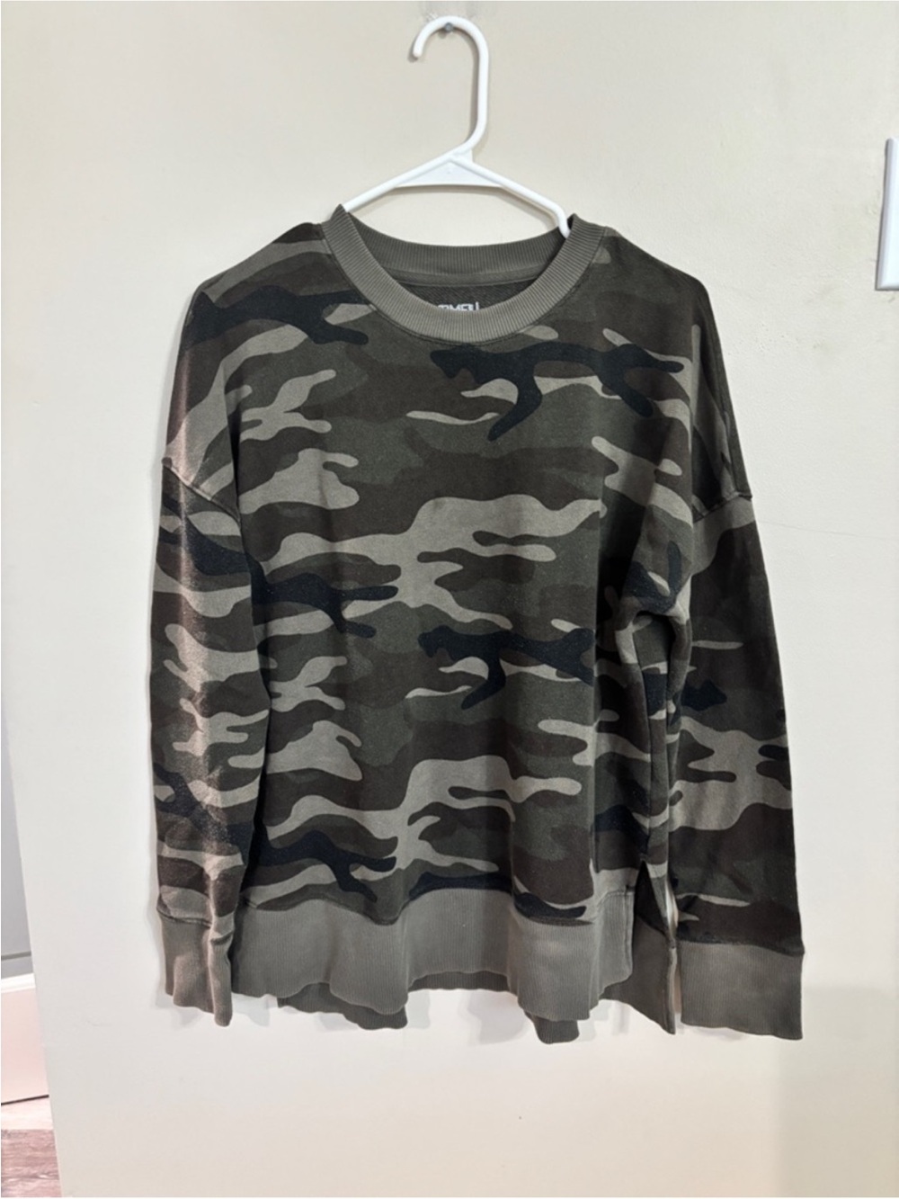 Time and Tru Camouflage Crewneck Long-Sleeve Shirt - Green Camo
